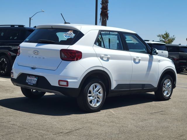 Certified 2026 Hyundai Venue SE FWD image 4