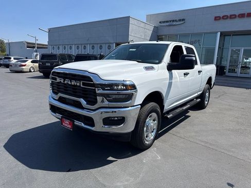 Used 2025 RAM 2500 Tradesman AWD/4WD image 3