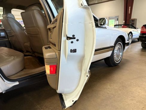 Used 1995 Buick Roadmaster Estate RWD image 80