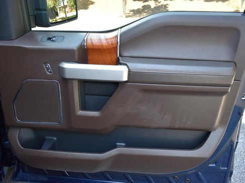 Used 2019 Ford F150 King Ranch w/ Equipment Group 601A Luxury AWD/4WD image 34