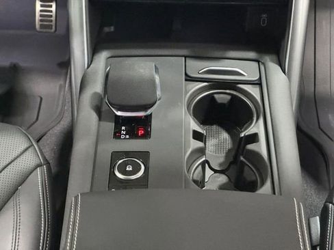 New 2026 Land Rover Discovery Dynamic SE AWD/4WD image 16