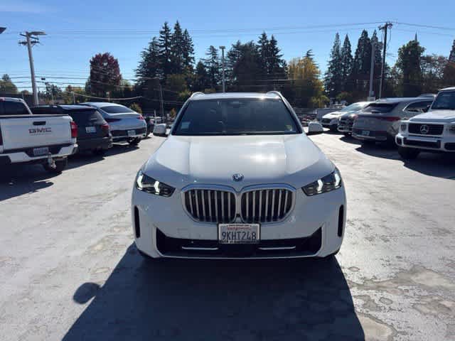Used 2024 BMW X5 xDrive50e AWD/4WD image 2
