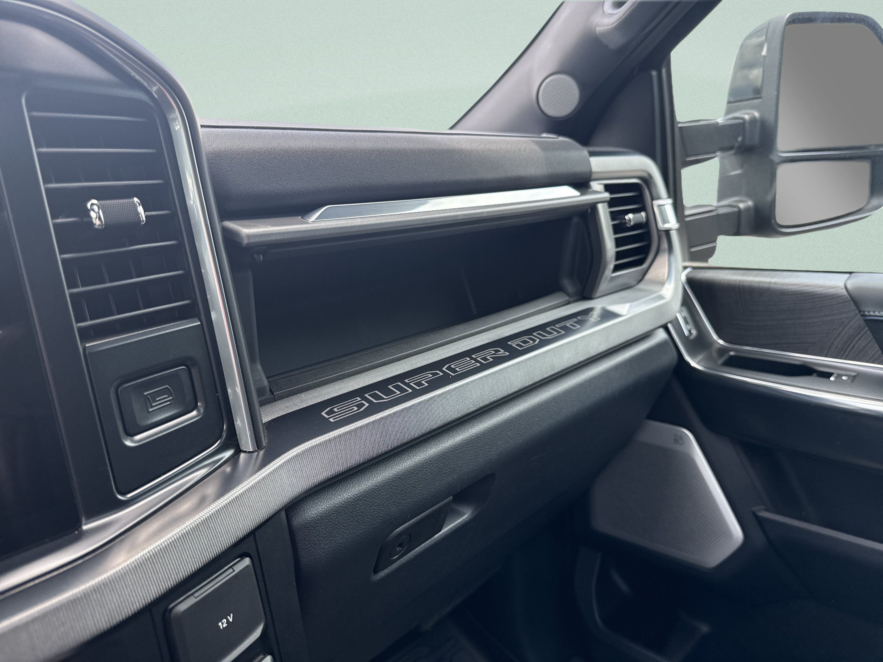 Used 2025 Ford F250 Platinum AWD/4WD image 21