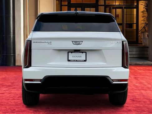 New 2025 Cadillac Escalade IQ Luxury 2 image 5