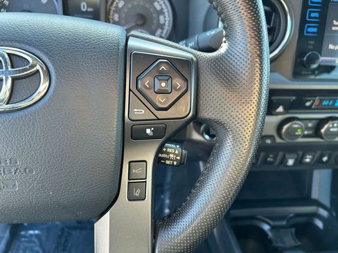 Certified 2019 Toyota Tacoma TRD Off-Road image 13