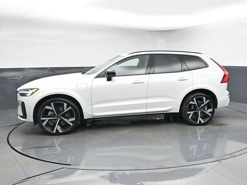 New 2026 Volvo XC60 T8 Ultra w/ Protection Package Premier AWD/4WD image 4