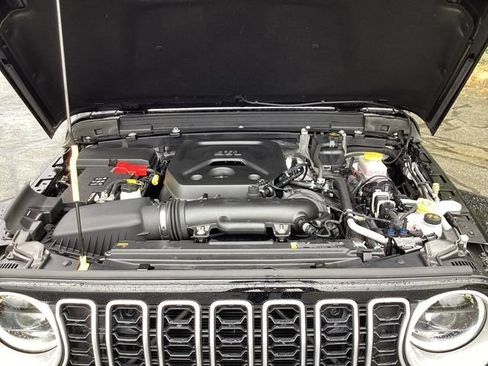 Certified 2025 Jeep Wrangler Unlimited Sahara AWD/4WD image 20