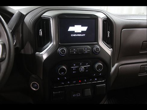 Certified 2021 Chevrolet Silverado 1500 LT w/ Convenience Package II AWD/4WD image 10