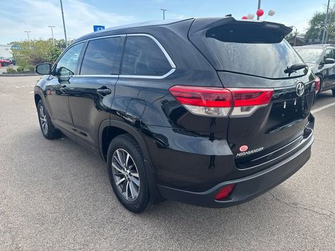 Used 2017 Toyota Highlander XLE AWD/4WD image 5