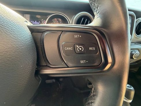 Certified 2018 Jeep Wrangler Sport AWD/4WD image 20