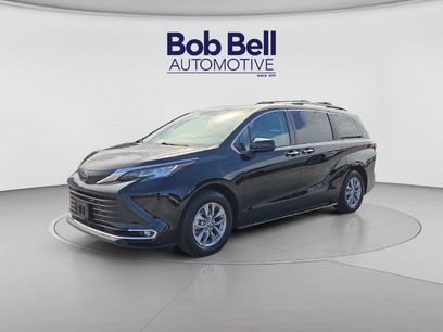 Used 2022 Toyota Sienna XLE