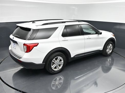 Used 2021 Ford Explorer XLT w/ Equipment Group 202A RWD image 23