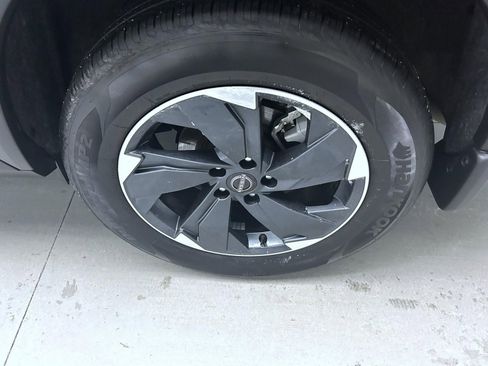 Certified 2024 Nissan Rogue SV image 22