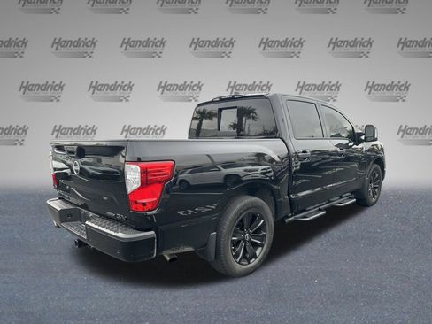 Used 2024 Nissan Titan SV w/ SV Convenience Package image 7