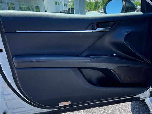 Used 2022 Toyota Camry XSE w/ Navigation Package image 19