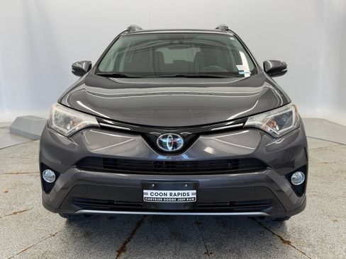 Used 2017 Toyota RAV4 XLE AWD/4WD image 2
