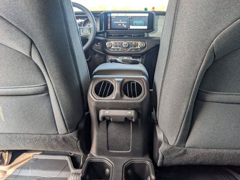 Used 2026 Jeep Wrangler Unlimited Sport AWD/4WD image 35