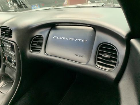 Used 2002 Chevrolet Corvette Convertible w/ Preferred Equipment Group2 image 16