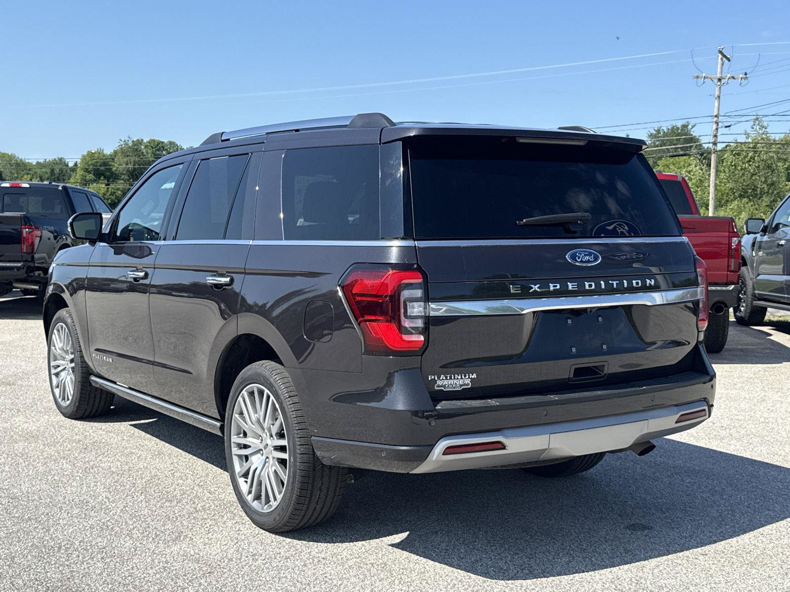 Used 2024 Ford Expedition Platinum AWD/4WD image 5