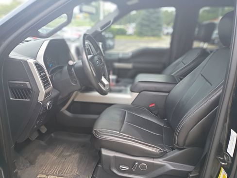 Used 2018 Ford F150 Lariat w/ Equipment Group 502A Luxury AWD/4WD image 18