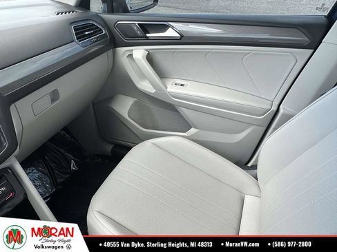 Used 2023 Volkswagen Tiguan SE FWD image 32