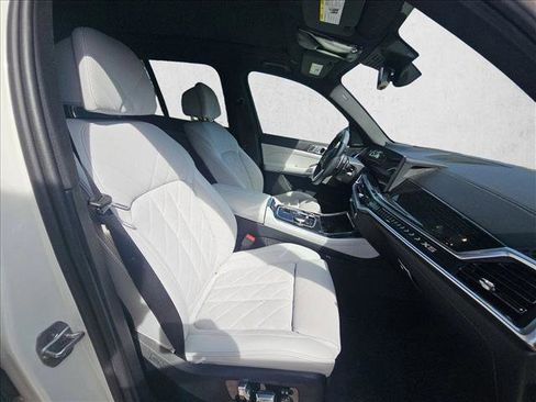 Used 2024 BMW X5 sDrive40i w/ M Sport Package image 19