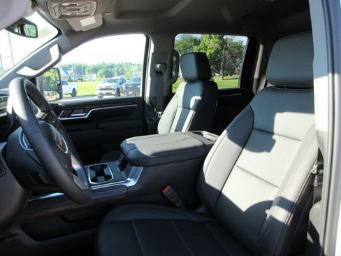 New 2026 GMC Sierra 3500 SLT w/ SLT Premium Package AWD/4WD image 13