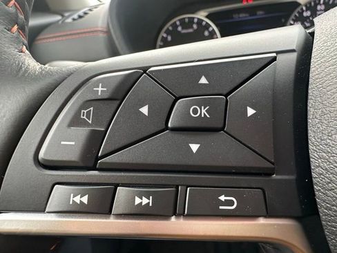 Used 2025 Nissan Sentra SR w/ SR Premium Package image 25