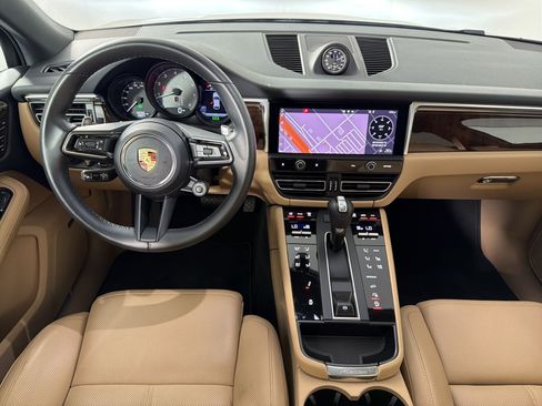 Certified 2024 Porsche Macan S AWD/4WD image 27