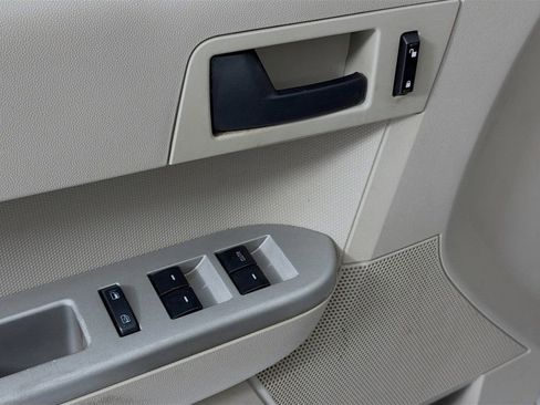 Used 2008 Ford Escape XLT image 17