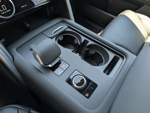 New 2026 Land Rover Discovery S AWD/4WD image 19