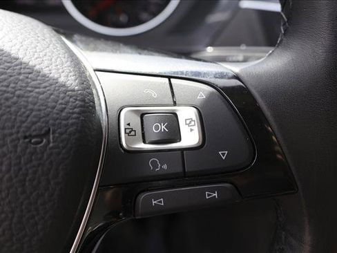Used 2018 Volkswagen Tiguan SE w/ Panoramic Sunroof Package AWD/4WD image 16