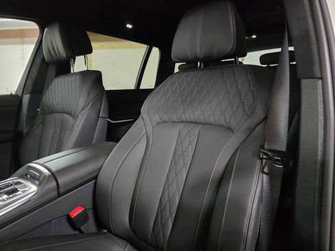 New 2026 BMW X7 M60i image 25