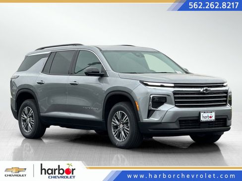 New 2025 Chevrolet Traverse LT w/ Enhanced Driving Package image 1