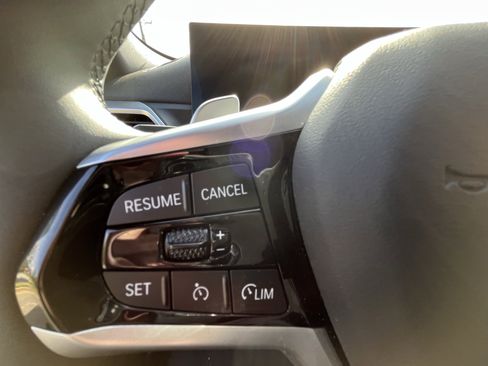 Used 2025 BMW 430i Convertible w/ Premium Package image 18