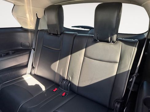 Used 2019 INFINITI QX60 Luxe w/ Essential Package image 30