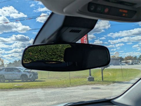 Used 2024 Chevrolet Equinox LT image 27