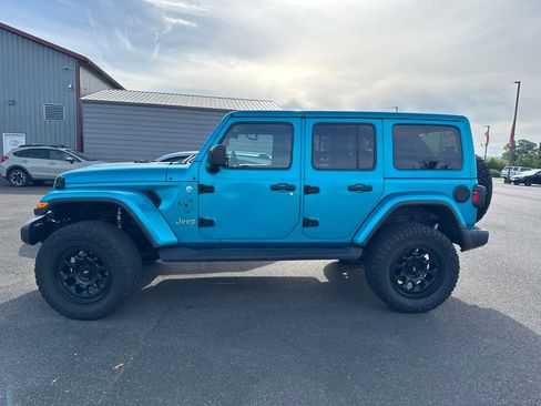 Used 2018 Jeep Wrangler Unlimited Sahara w/ Cold Weather Group AWD/4WD image 2