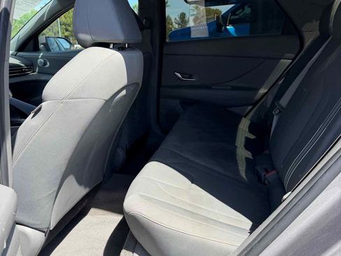 Used 2023 Hyundai Elantra SEL w/ Convenience Package FWD image 18