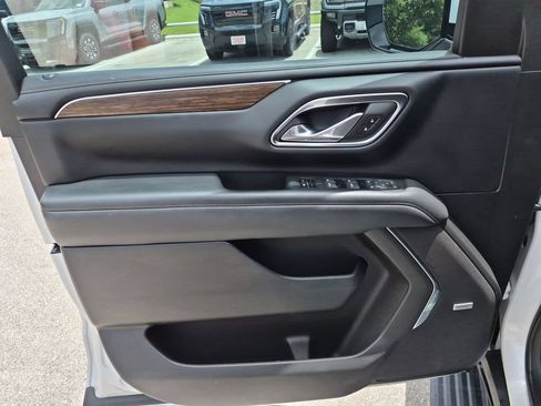 Used 2023 Chevrolet Tahoe High Country w/ Advanced Technology Package AWD/4WD image 21