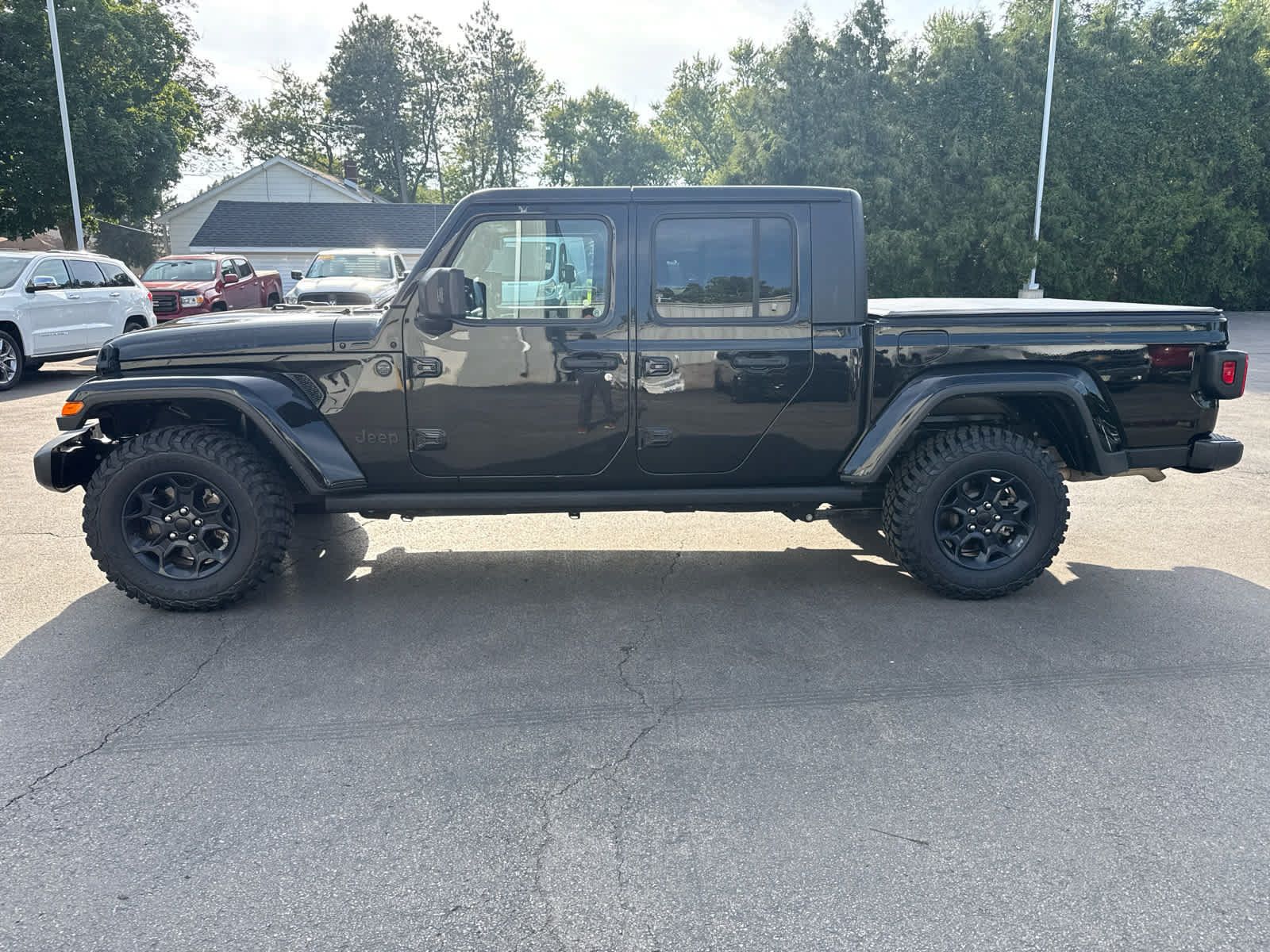 Used 2023 Jeep Gladiator Sport AWD/4WD image 6