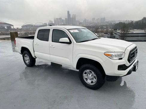 Certified 2020 Toyota Tacoma SR image 27