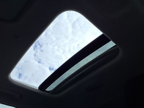 New 2025 Hyundai Venue SEL image 8