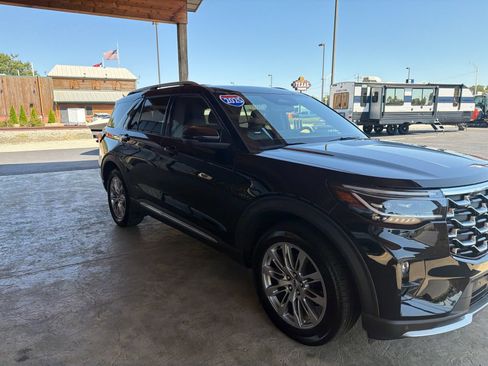 Used 2025 Ford Explorer Platinum AWD/4WD image 24