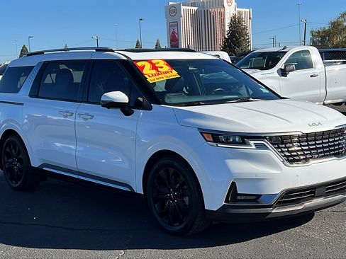 Used 2023 Kia Carnival SX Prestige FWD image 3