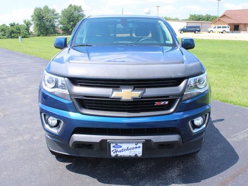 Used 2019 Chevrolet Colorado Z71 AWD/4WD image 2