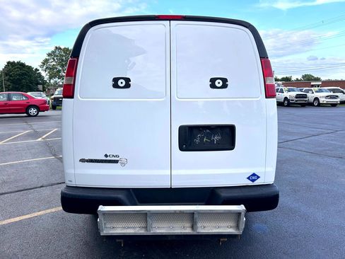 Used 2014 Chevrolet Express 3500 Extended image 4