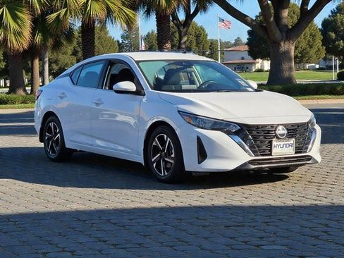 Used 2024 Nissan Sentra SV image 3
