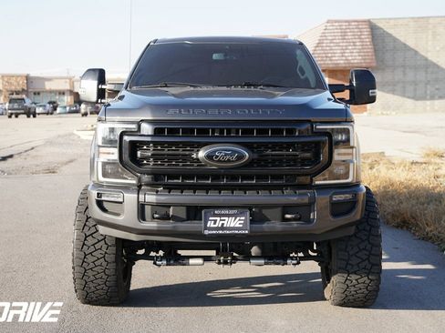 Used 2020 Ford F350 Lariat image 2