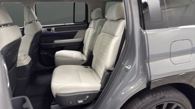 Used 2024 Hyundai Santa Fe Calligraphy AWD/4WD image 22